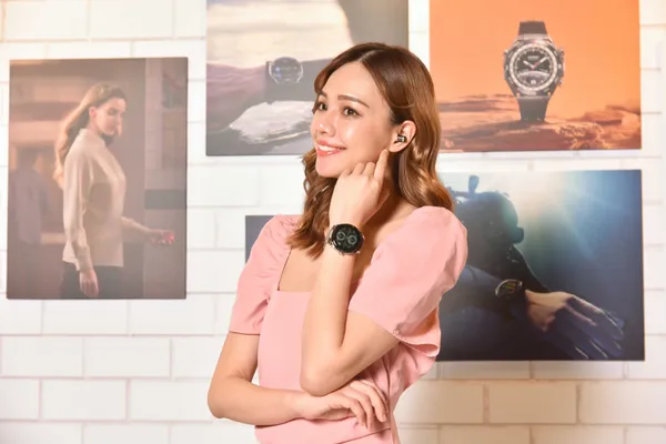 【HUAWEI發稿照】HUAWEI WATCH Buds業界首創耳機手錶二合一.jpg