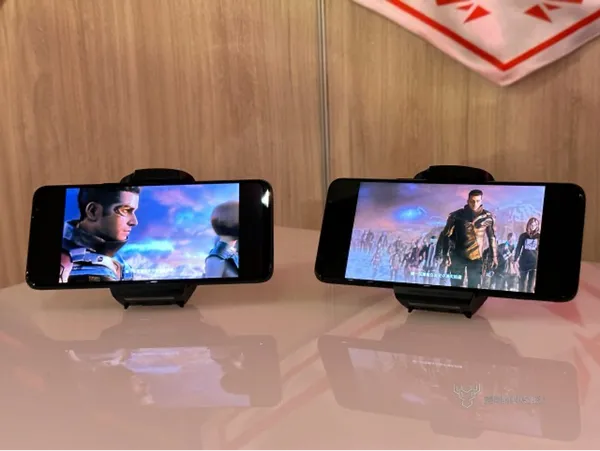 31 ROG Phone 7