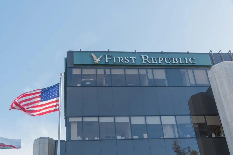 第一共和銀行是下個「地雷」？存款流失千億、市值蒸發快一半，步矽谷銀行後塵？