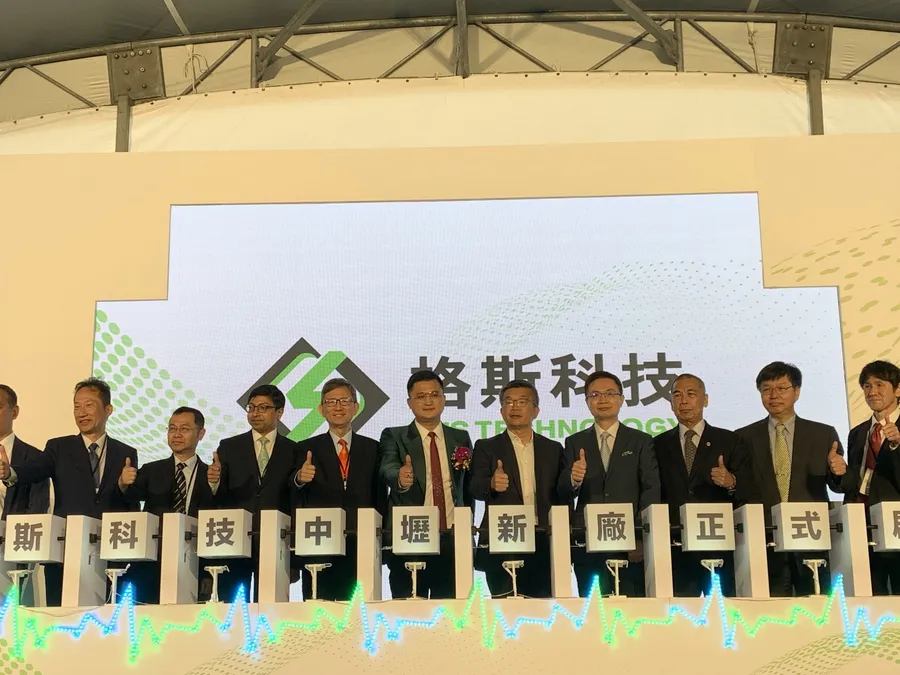 全台首座GWh電池芯工廠啟用！8歲的格斯有何本事超車鴻海，還打入國際？