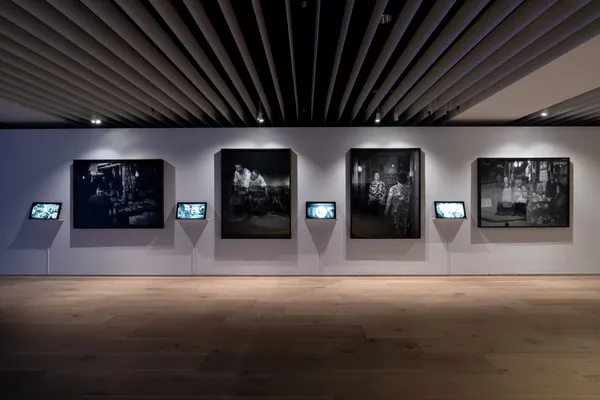 忠泰美術館當代藝術展《亻─ 生而為人》
