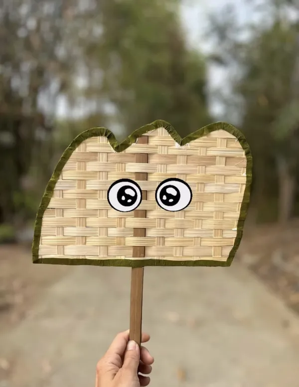 藝術家 蔡惠婷的品牌「竹曰bamboosays」現場帶領民眾用手工剖篾製作竹扇.jpg