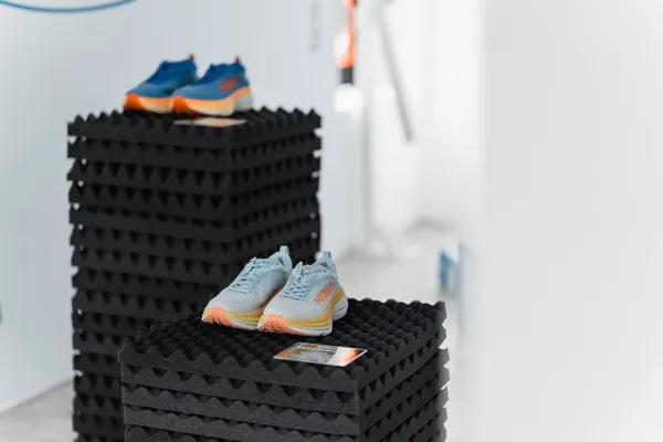 CAFE!N 聯手運動品牌 HOKA