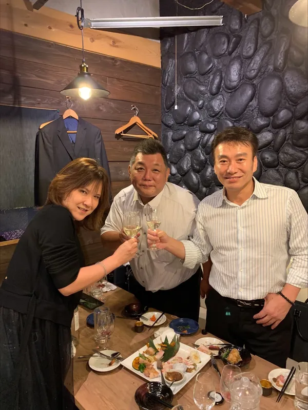 專欄圖3：作者Vivian應酬聚會的照片.jpg