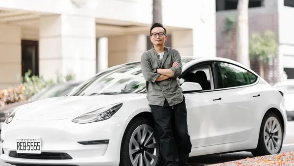 享受馳騁的愉悅，在通勤往返間保有更多餘裕 —— Costumice Café 主理人 Chris 與 MAXXIS 電動車專用輪胎 VS-EV