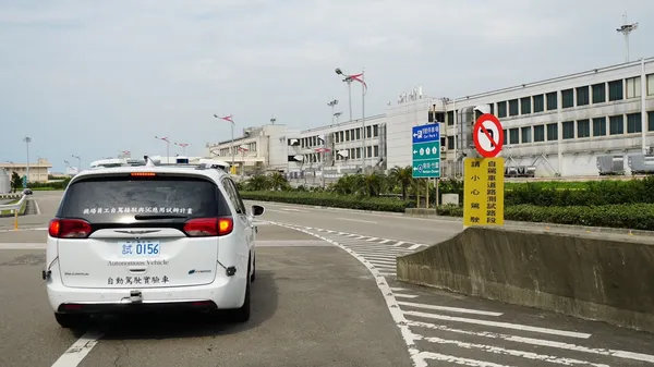桃園機場自駕車