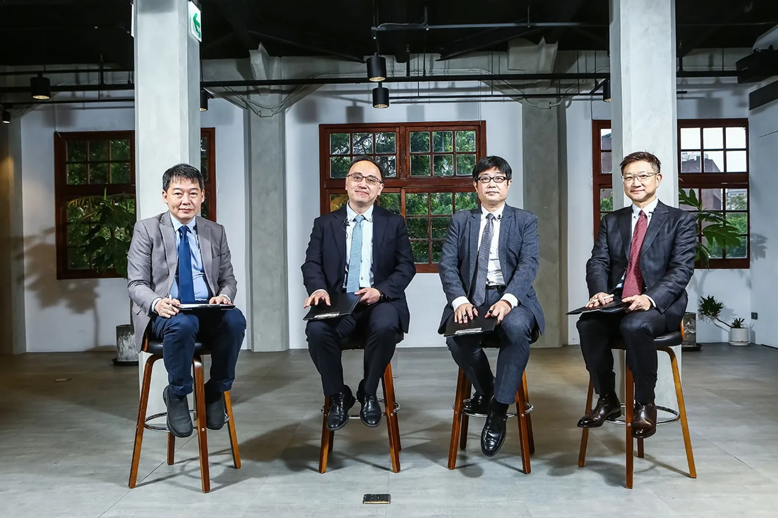 AI 變數掀管理焦慮！專家神回企業轉型 5 問：人力過多不妙、半年就該盤點