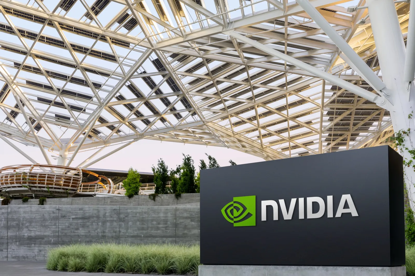 不只文字、語音可以透過 AI 摘要，NVIDIA  AI Blueprint 可以快速整理視覺資料