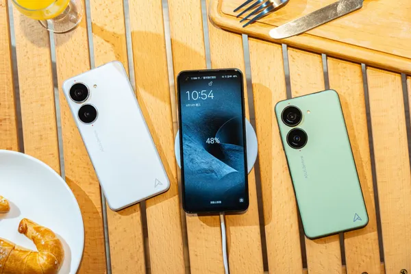 華碩Zenfone 10無線充電