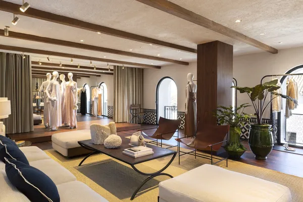 FENDI_E84C~1.jpg