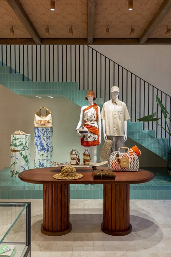 FENDI_F357~1.jpg