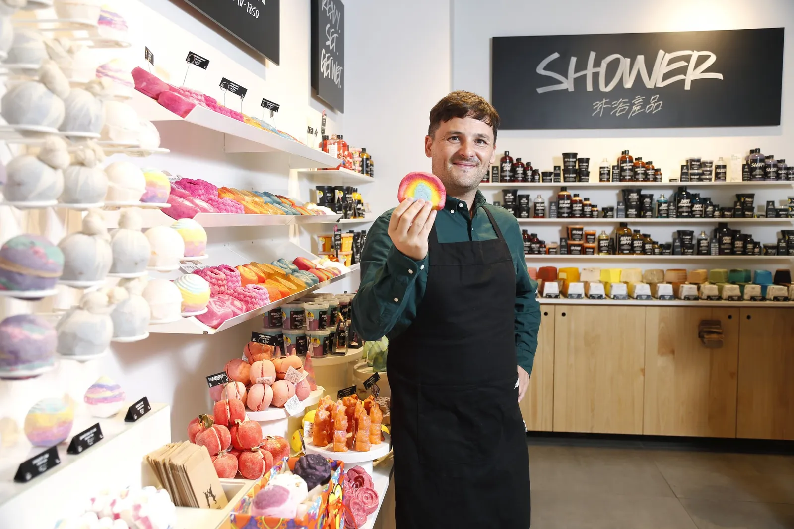 Lush 時隔 7 年重返台灣，如何靠 3 間直營店就超越過往代理成績？
