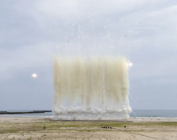 SAINT L蔡國強ＸSaint Laurent 《櫻花滿天的日子》AURENT_CAI_GUO-Q