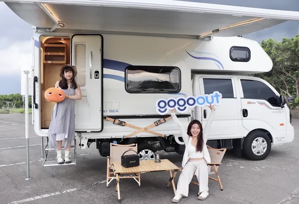 蝦皮購物「8.8免運盛典」攜手gogoout豪灑327萬租車金，讓爸爸免費開特斯拉一個月
