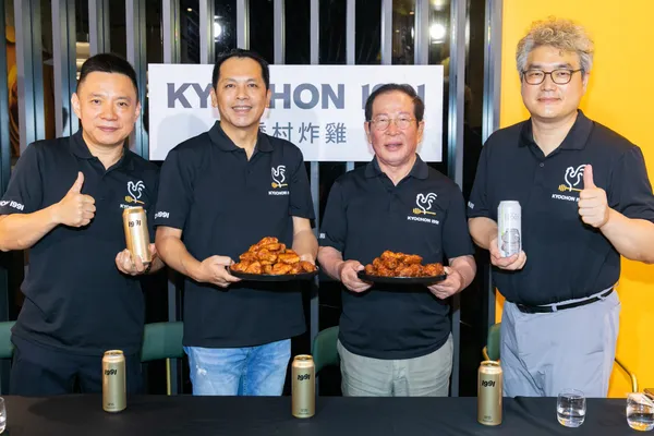【新聞照片3】王座國際董事長王耀輝(左二)、總經理林子恒(左一)、橋村創辦人權原鋼(右二)、執行長宋