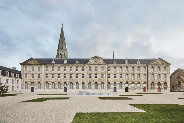 Abbaye Vendome atelier classified as a Monument