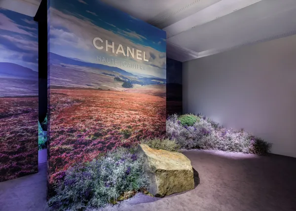 香奈兒TWEED DE CHANEL 頂級珠寶系列展示於倫敦Lindley Hall.jpg