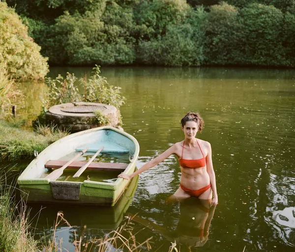 Chanel Irvine 攝影書《An English Summer》