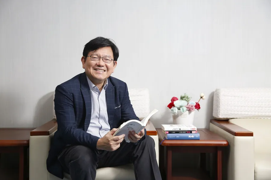 領導者不能少了同理心！中華電信執行副總私房書單：思考全局也要了解實務