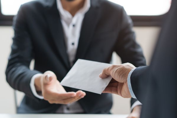  勞部：我專業人士平均月薪 「這行業」高達 7.6 萬元