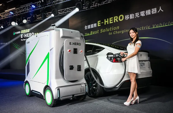 E-HERO移動充電機器人