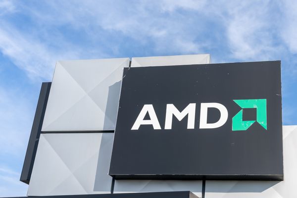  AMD 登頂兆美元俱樂部、英特爾股價狂飆 12%！Meta Muse 引爆 CPU 搶購潮