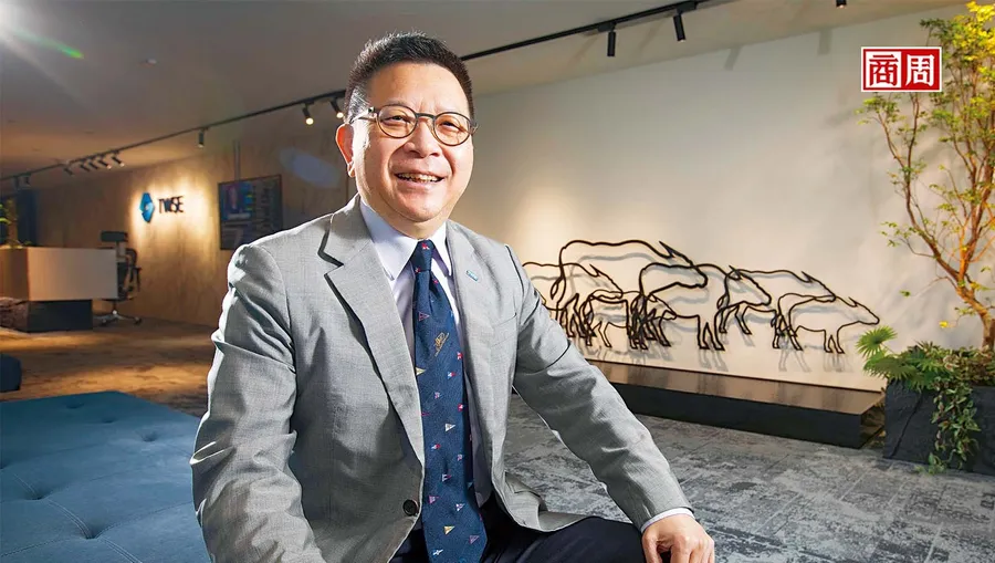 他讓創新板市值從0到數百億、劉揚偉在台掛牌！證交所「好動老董」如何玩活新業務