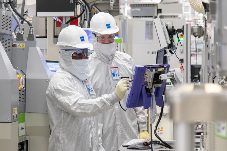 追趕台積電！英特爾量產Intel 4，基辛格的「四年五節點」大目標怎麼完成？