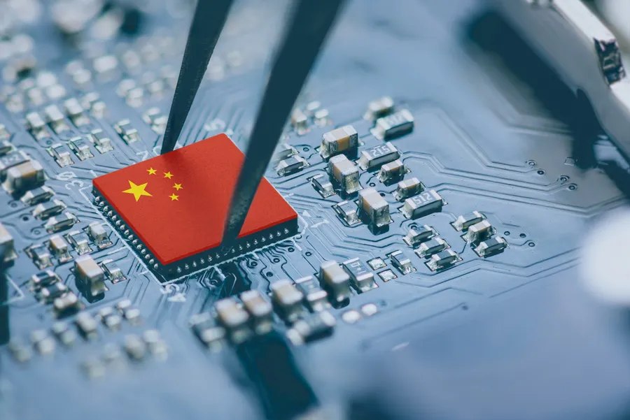 輝達含淚丟50億美元訂單！美國禁令還有更猛副作用：中企躺著撿人才？