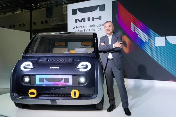 MIH聯盟執行長鄭顯聰於Japan Mobility Show正式發布Project X三人座概念車