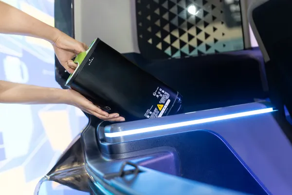 MIH Project X概念車具有先進的固定式充電＋可換電設計，Gogoro為換電合作夥伴之一