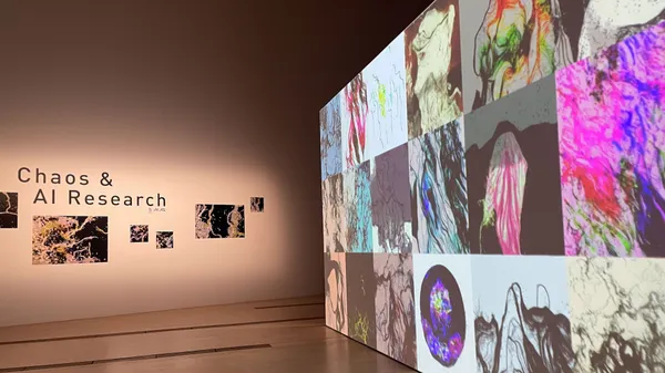 新加坡ArtScience-Museum---『chaos-ai-research-領取現場』.jp