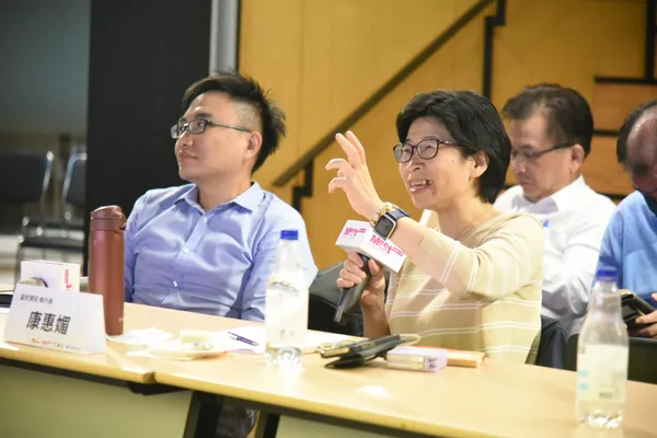 達盈管理顧問公司投資總監盧志軒和益欣資訊執行長康惠媚