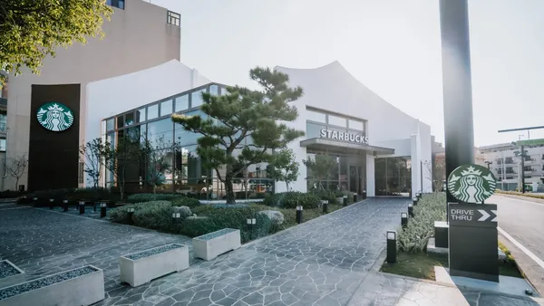星巴克全台首間 Greener Store！台中沙鹿北勢門市開幕：以曲線弧形融入海線、山巒意象