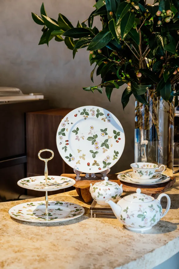 栗林裏聯名WEDGWOOD