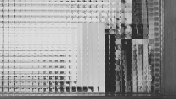 【詹偉雄專欄】「無深度性」(depthlessness) —— 它才是真正的框