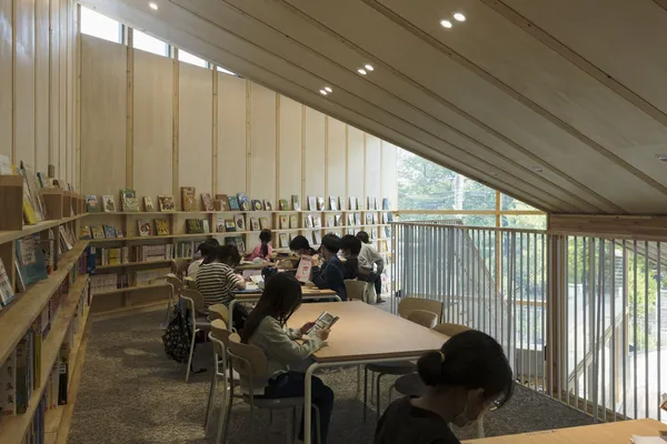 大阪白鷺兒童圖書館「詩之森」