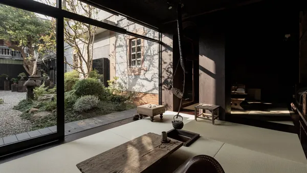 陽明山古物植栽品牌「裏山」展新店！座落大稻埕，結合陶藝、咖啡等的新複合空間「裏Ura.219」