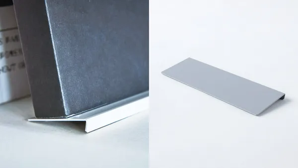 日本極簡書架「9° BOOK STOPPER」！使書本呈現完美 9° 傾斜，精裝書也不怕倒塌