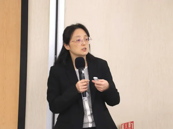 台灣世界展望會 軟體開發部主任 方翠鴻.jpg
