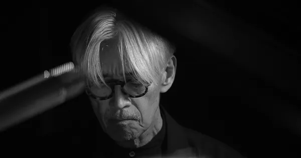 《坂本龍一：OPUS》