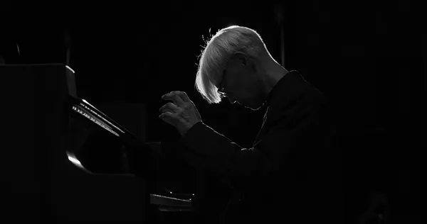 《坂本龍一：OPUS》