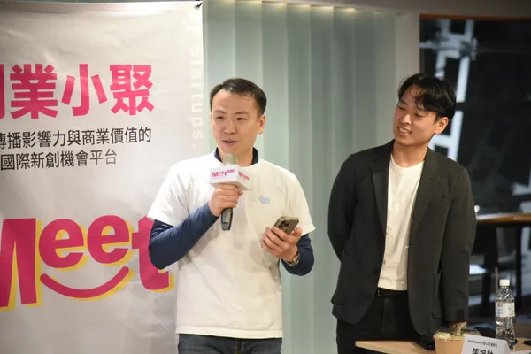 沙發心理共同創辦人張祖榮（左）和張祖勳（右）