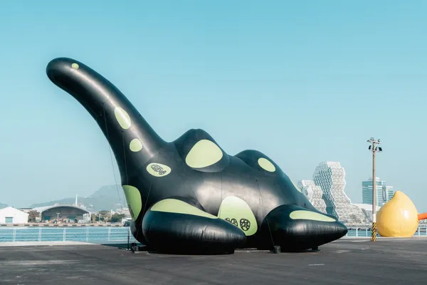 高雄「冬日遊樂園」充氣藝術裝置展