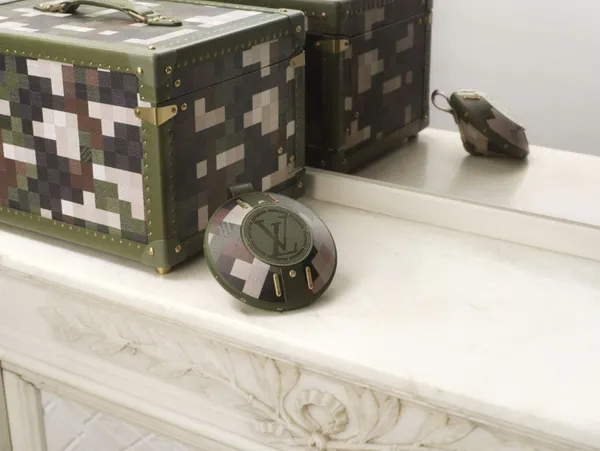 LV Nanogram