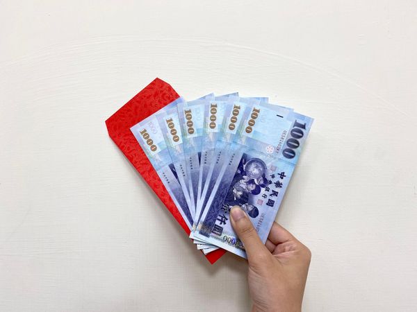  「台幣升值」用英文怎麼說？別用 expensive，會很奇怪！