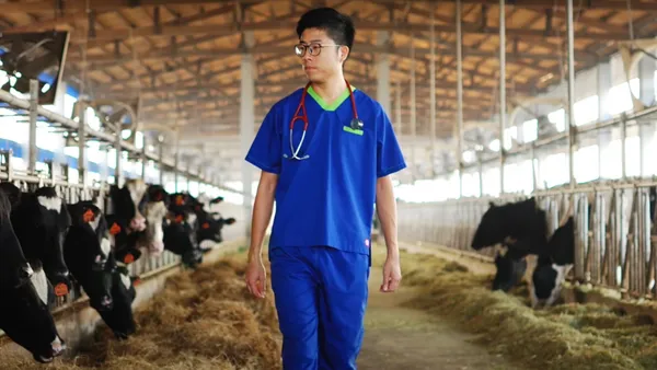 消費者支持、業內獸醫卻不認同——鮮乳坊如何挺過閒言冷語堅持白色革命？ 