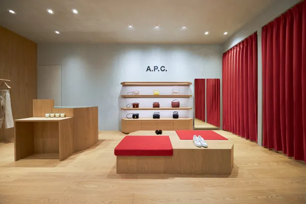 A.P.C. 台灣首間專賣店 店裝照02.jpg