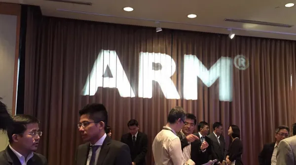 誕生於英國鄉村穀倉、被Intel拒絕合作，ARM如何一步步搶下全球99%手機市場？ 
