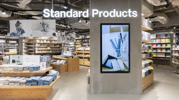 台北首間「Standard Products」進駐明曜百貨！集結大創旗下 3 品牌，用百元價買到質感日雜